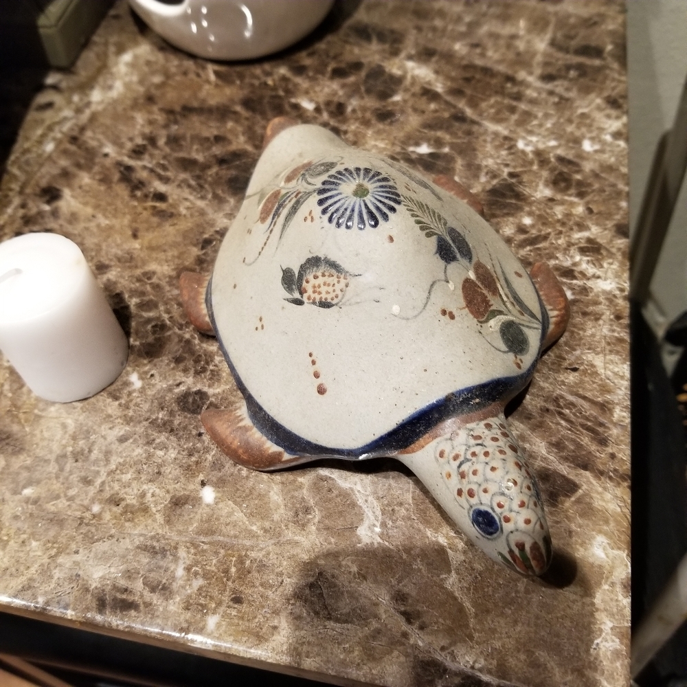 Super adorable hand painted signed turtle figurin